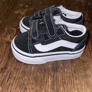 Baby vans black and white